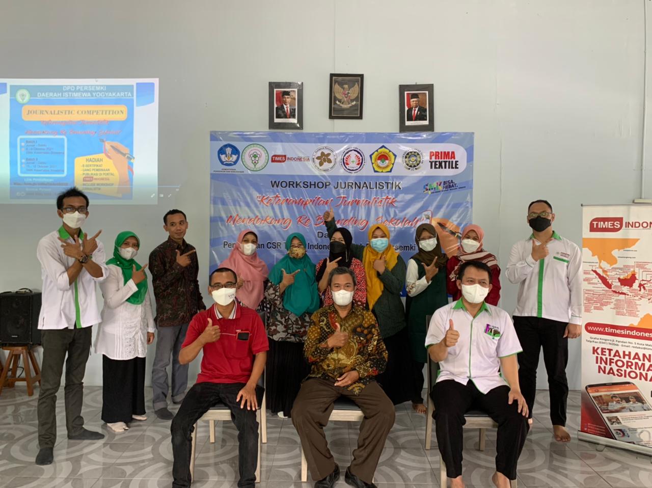 Guru SMK Muhammadiyah Minggir Mengikuti Pelatihan Jurnalistik