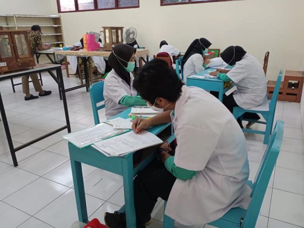 Uji Kompetensi jurusan Farmasi