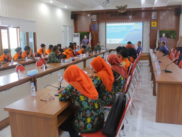 Kunjungan Industri SMK Muhammadiyah Minggir Memperluas Wawasan Siswa dalam Dunia Kerja Kunjungan Industri SMK Muhammadiyah Minggir Memperluas Wawasan Siswa dalam Dunia Kerja