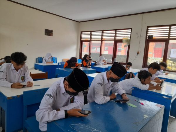 Penilaian Akhir Semester Berbasis Online Terpusat Melintasi Batas Sekolah Penilaian Akhir Semester Berbasis Online Terpusat Melintasi Batas Sekolah