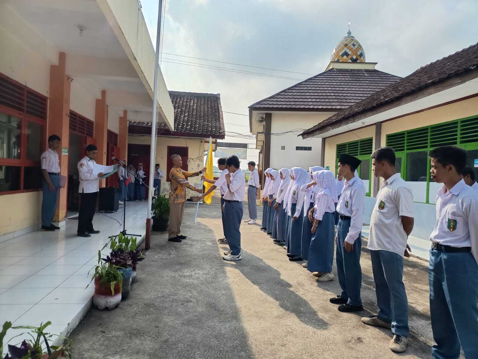 Pelantikan Pengurus IPM 2025–2026: Melahirkan Kader Tangguh Muhammadiyah Menuju Indonesia Emas 2045 Pelantikan Pengurus IPM 2025–2026: Melahirkan Kader Tangguh Muhammadiyah Menuju Indonesia Emas 2045
